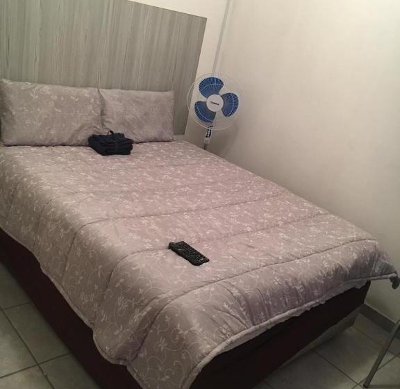 פנסיון 30 Nine Guesthouse