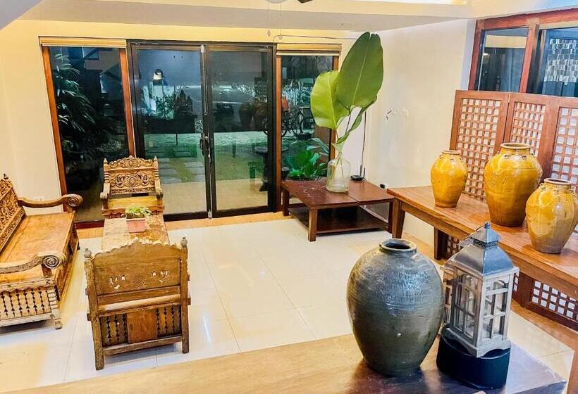 پانسیون Anahaw Estates Davao