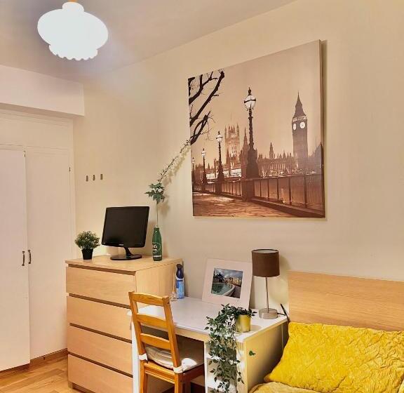 פנסיון Central London Zone 1 Cosy All Inclusive Room