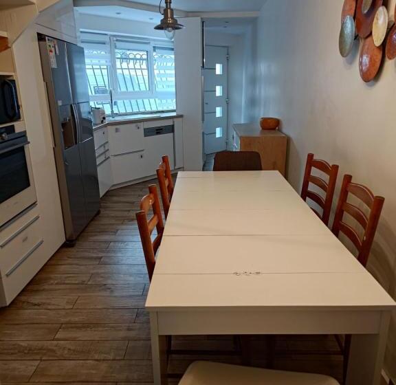 펜션 Charmante Maison D Hôtes Aux Lilas