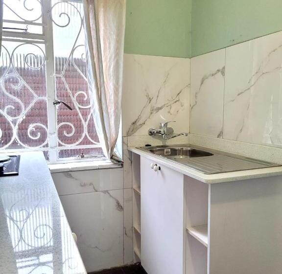 Пансион City Gate Two