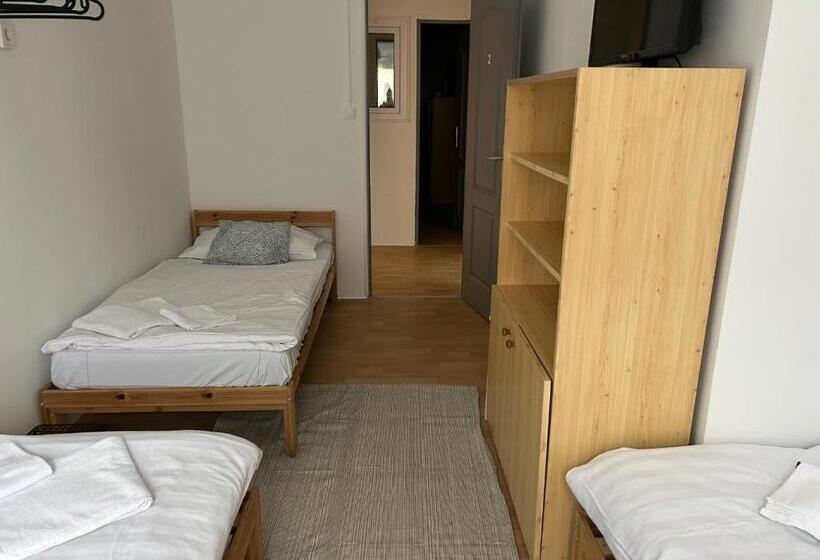 ペンション Deseda Kabin