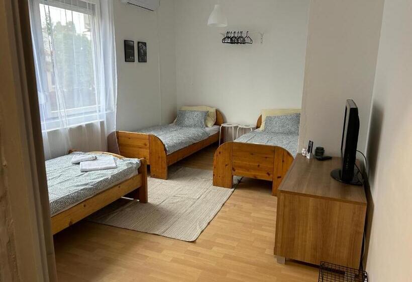 ペンション Deseda Kabin