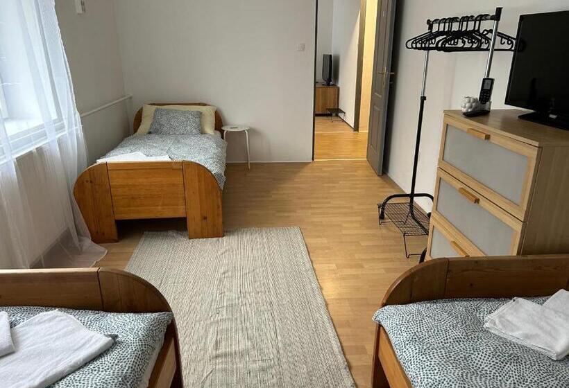 ペンション Deseda Kabin