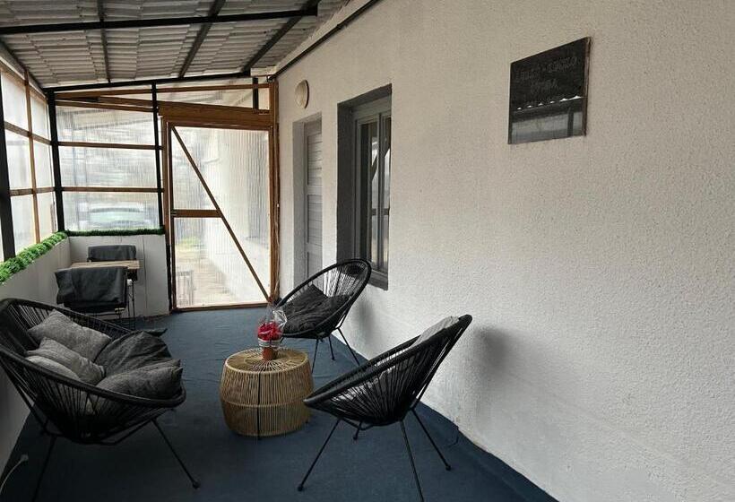 ペンション Deseda Kabin