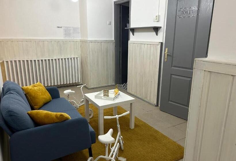 ペンション Deseda Kabin