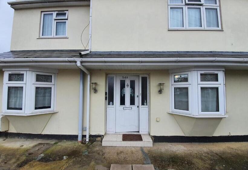 פנסיון Eastwood Rooms