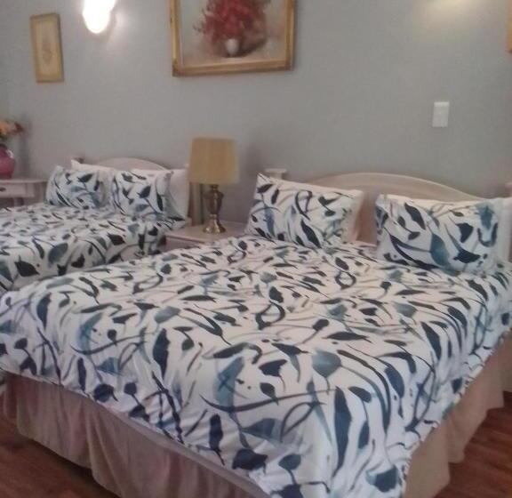 פנסיון Fawn Castle Guesthouse