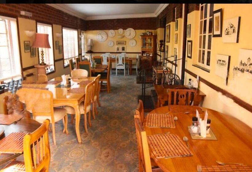 פנסיון Fawn Castle Guesthouse