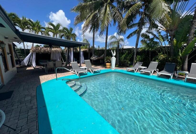 ペンション Large Gay Men S 1 Bedroom W Gameroom Heated Pool Clothing Optional