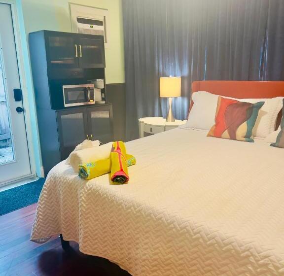 ペンション Large Gay Men S 1 Bedroom W Gameroom Heated Pool Clothing Optional