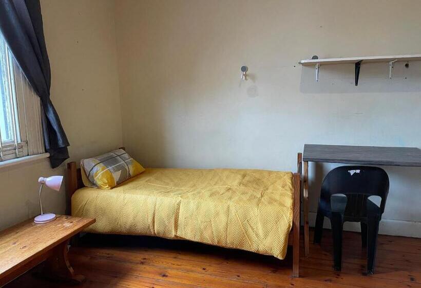 ペンション Greyhouse