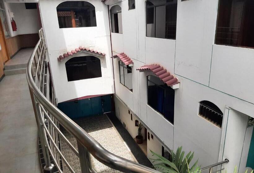 پانسیون Hostal/hotel Antoine