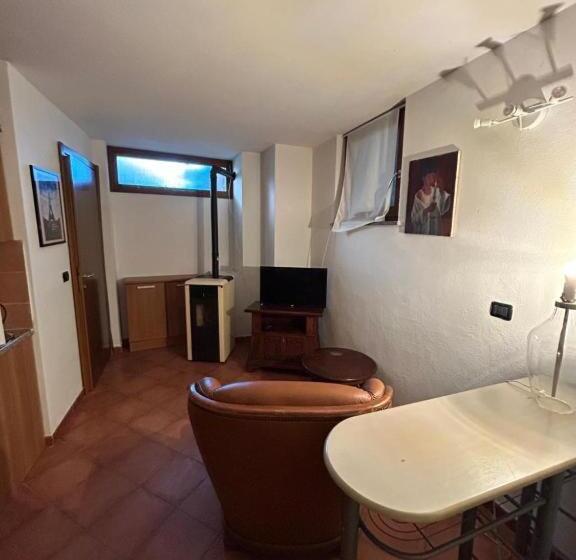 פנסיון La Maison Jaune