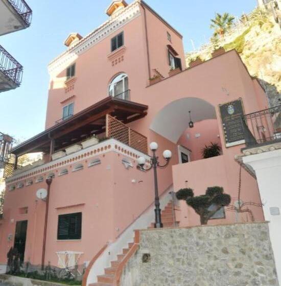 Пансион La Maison Rose