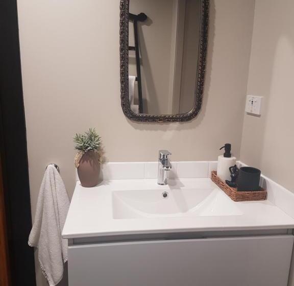 پانسیون La Riviera Guesthouse