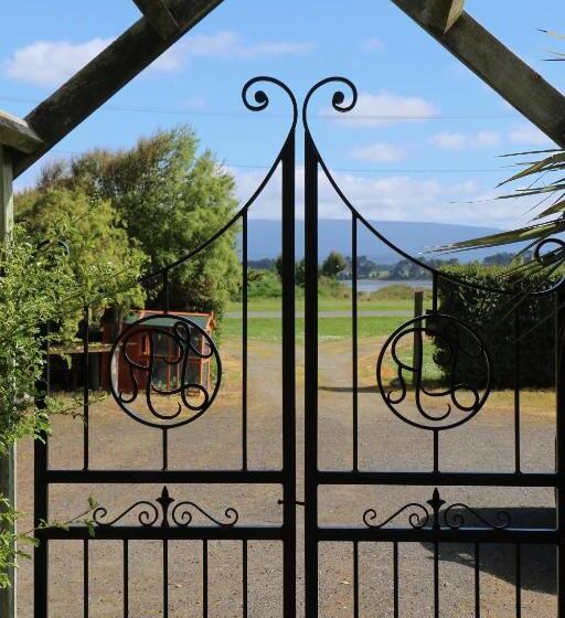 پانسیون La Riviera Guesthouse