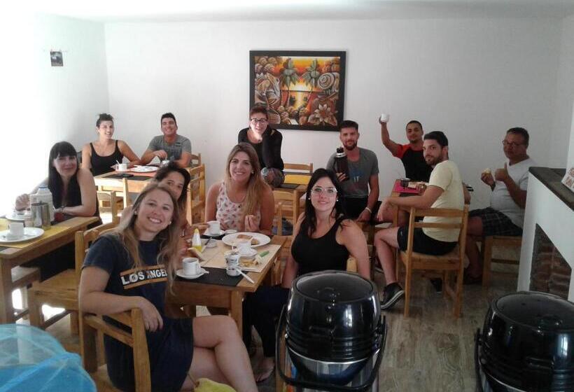 بنسيون Las Palmas Beach Hostel