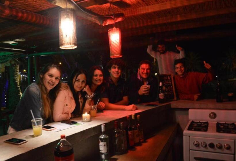 펜션 Las Palmas Beach Hostel