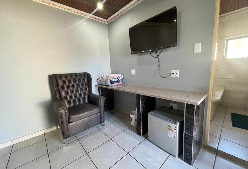 Пансион Nest And Rest Guest House