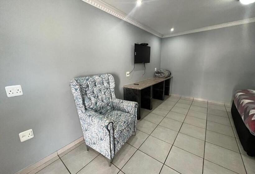 Пансион Nest And Rest Guest House