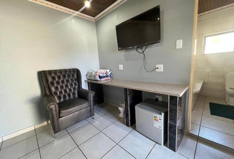 Пансион Nest And Rest Guest House