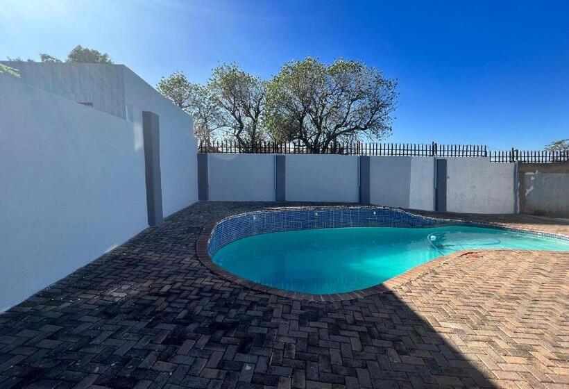 Пансион Nest And Rest Guest House