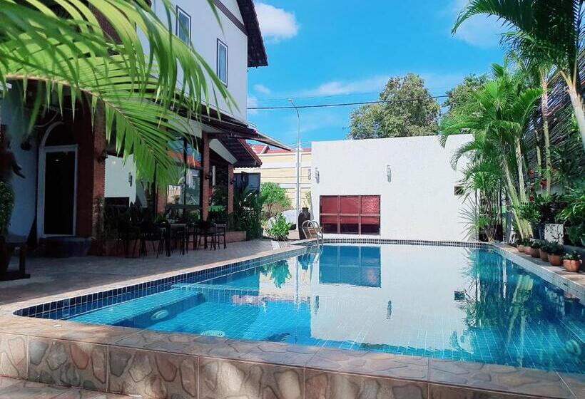 ペンション Only One Boutique Restaurant Cafe