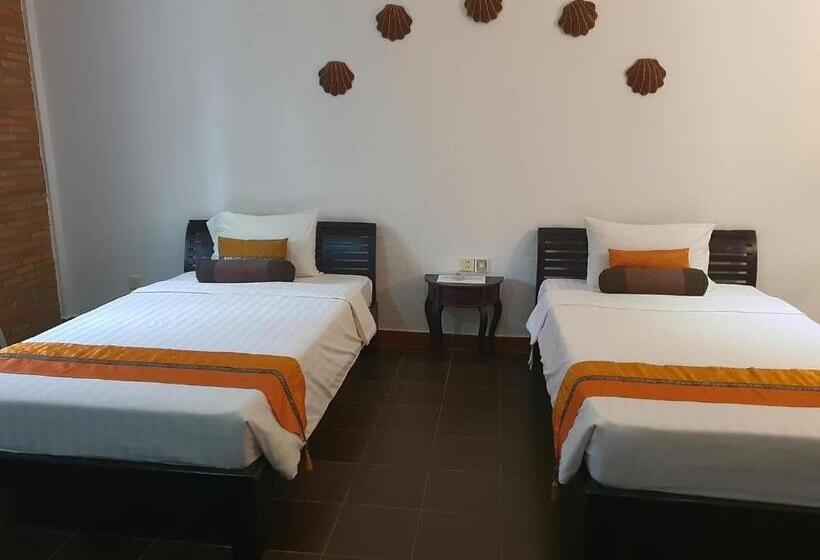 ペンション Only One Boutique Restaurant Cafe