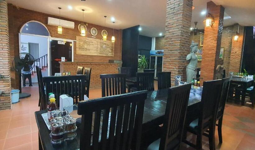 펜션 Only One Boutique Restaurant Cafe