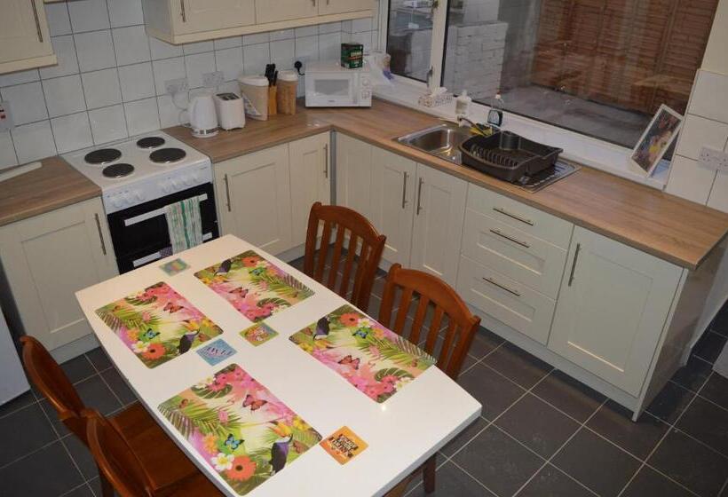 פנסיון The Comfy Cottage