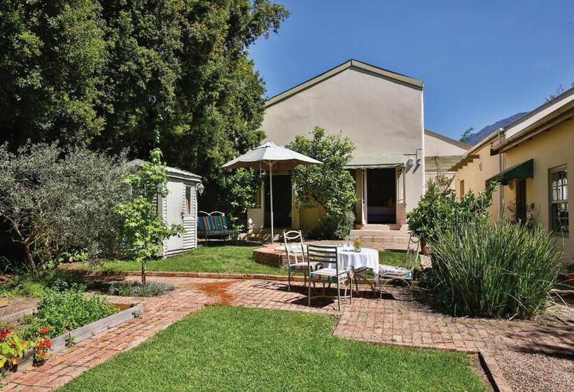 بنسيون Via S Guesthouse