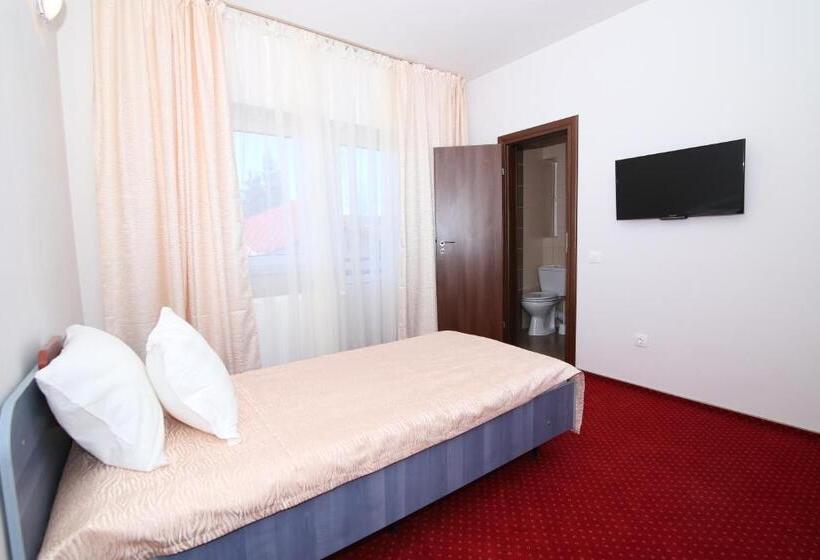 بنسيون Vila Edelweiss