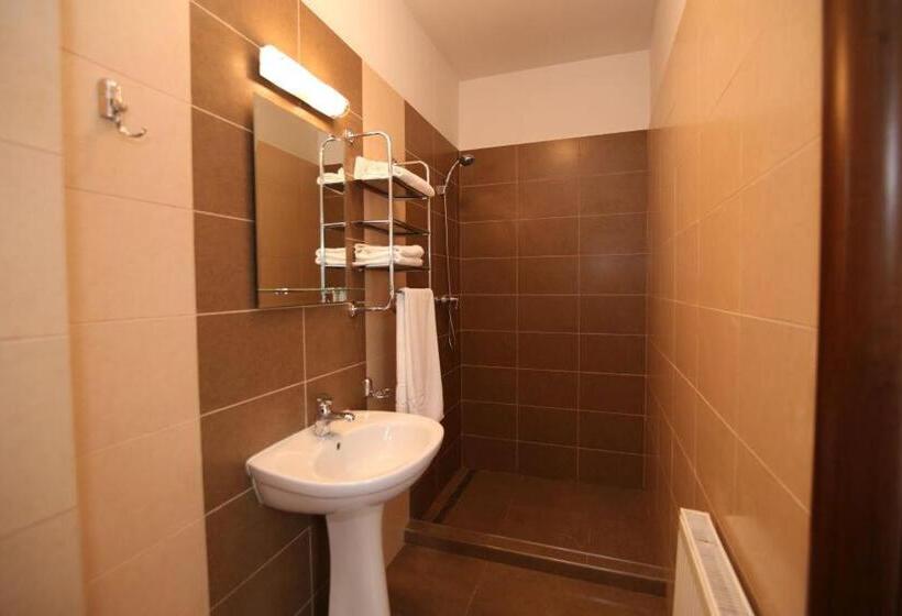 بنسيون Vila Edelweiss