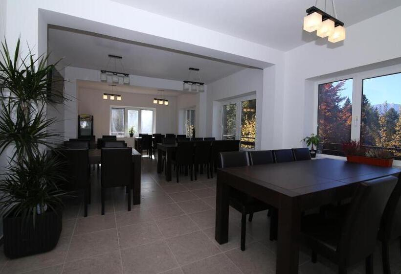 بنسيون Vila Edelweiss