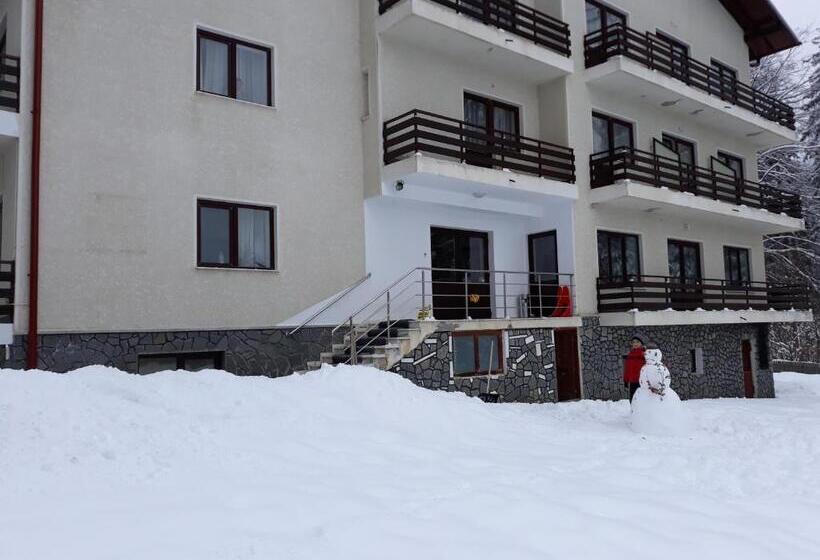 بنسيون Vila Edelweiss