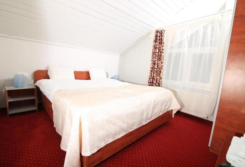 بنسيون Vila Edelweiss