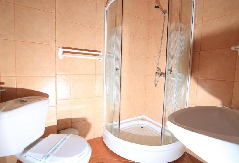 بنسيون Vila Edelweiss