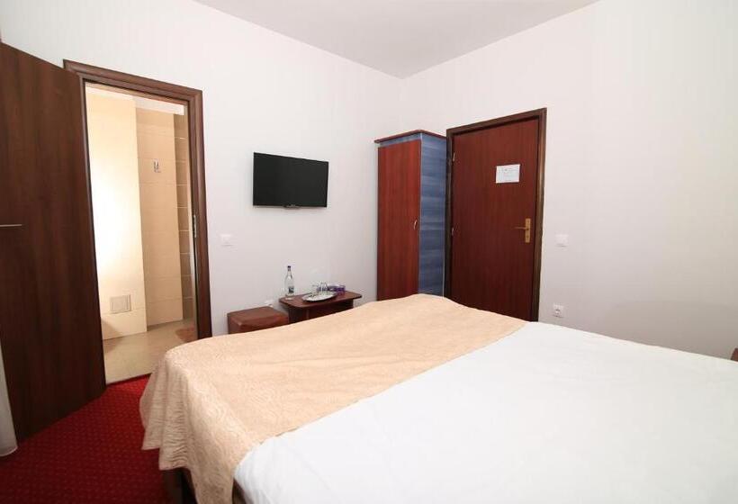 بنسيون Vila Edelweiss