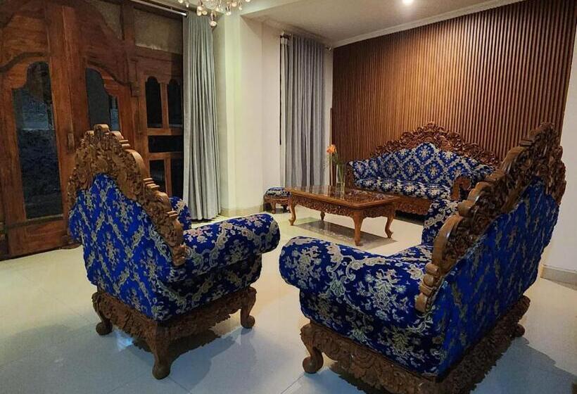 פנסיון Ubud Royal Villa