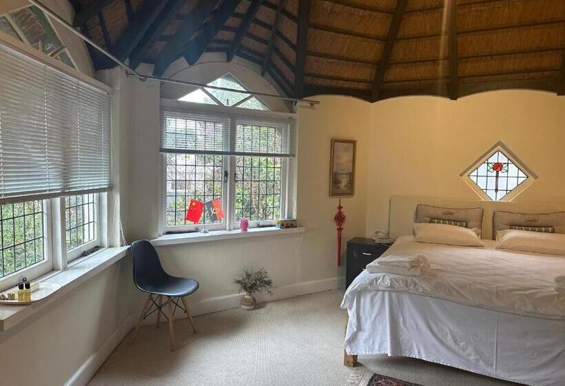 بنسيون Yvonne’s House