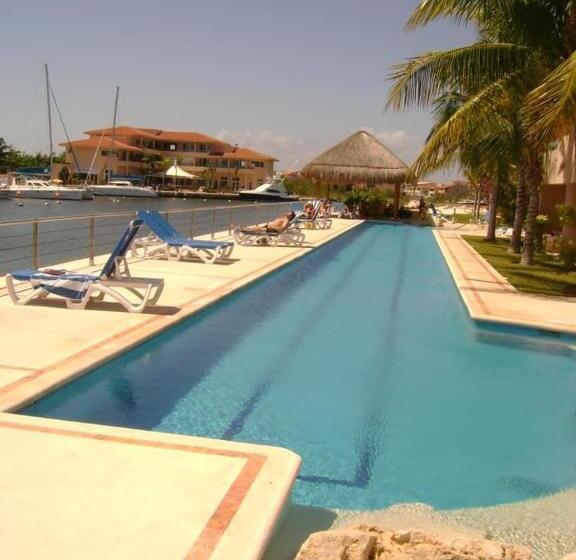 Porto Bello Grand Marina