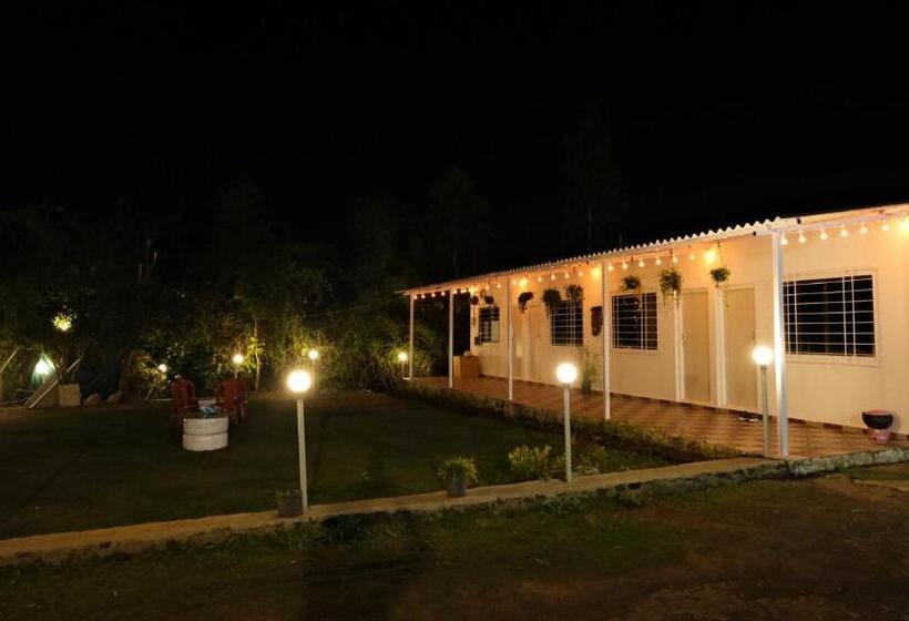 منتجع Hakuna Matata Poolside Camping Pawana