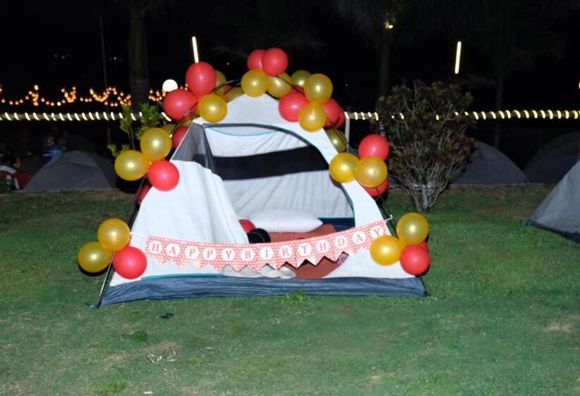 منتجع Hakuna Matata Poolside Camping Pawana