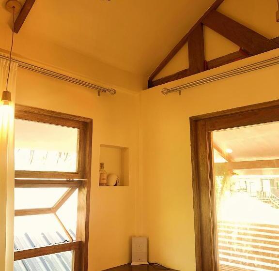 استراحتگاه Om Home