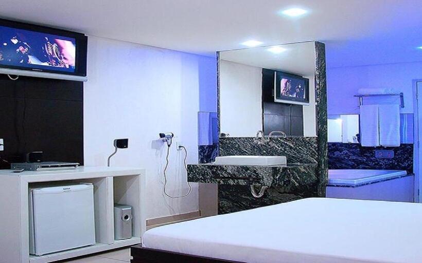 Status Motel Perimetral Adults Only