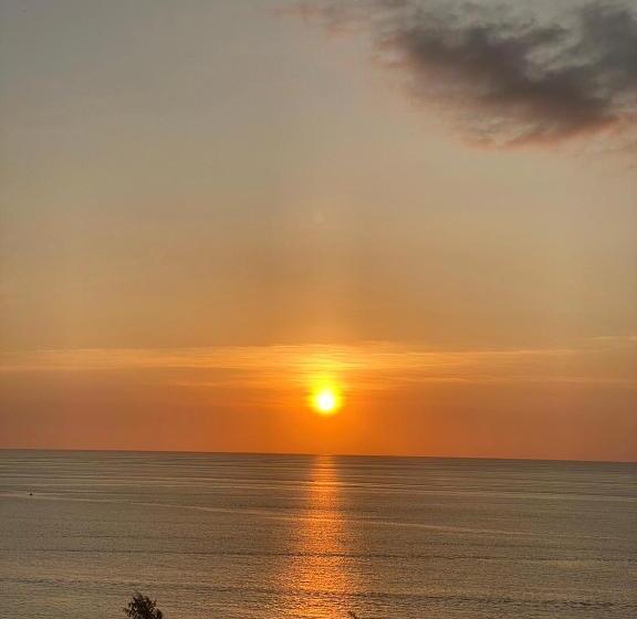 Waterfront Suites Phuket By Centara New