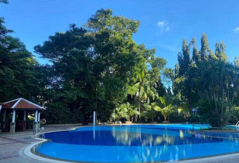 Waterfront Suites Phuket By Centara New