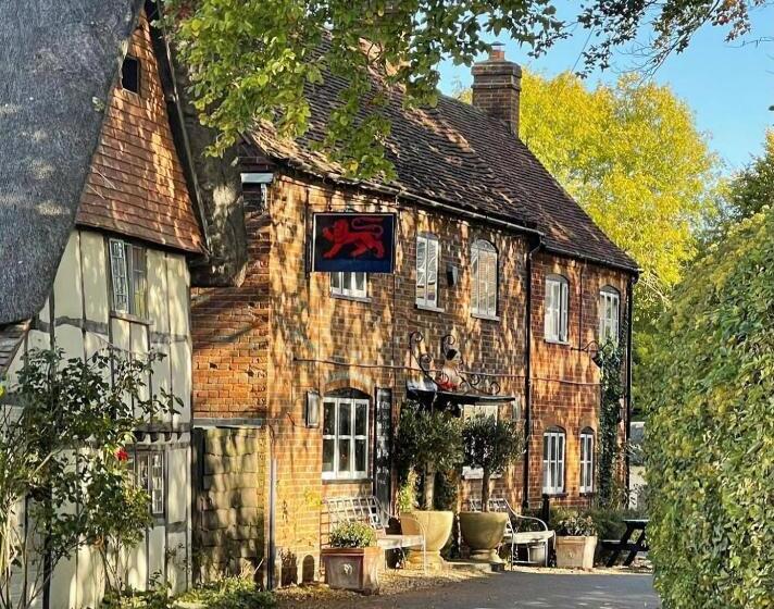 فندق صغير The Red Lion