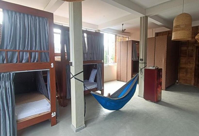 فندق صغير Yasis Surf Lodge